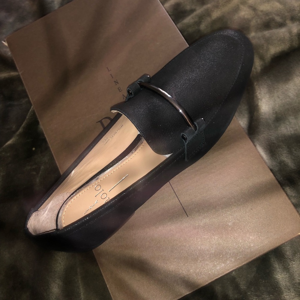 Black dress shoes. Size 6 women’s. Never worn